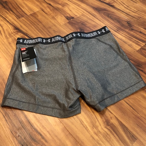 Under Armour Women's Compression 4" Shorts - Picture 2 of 8